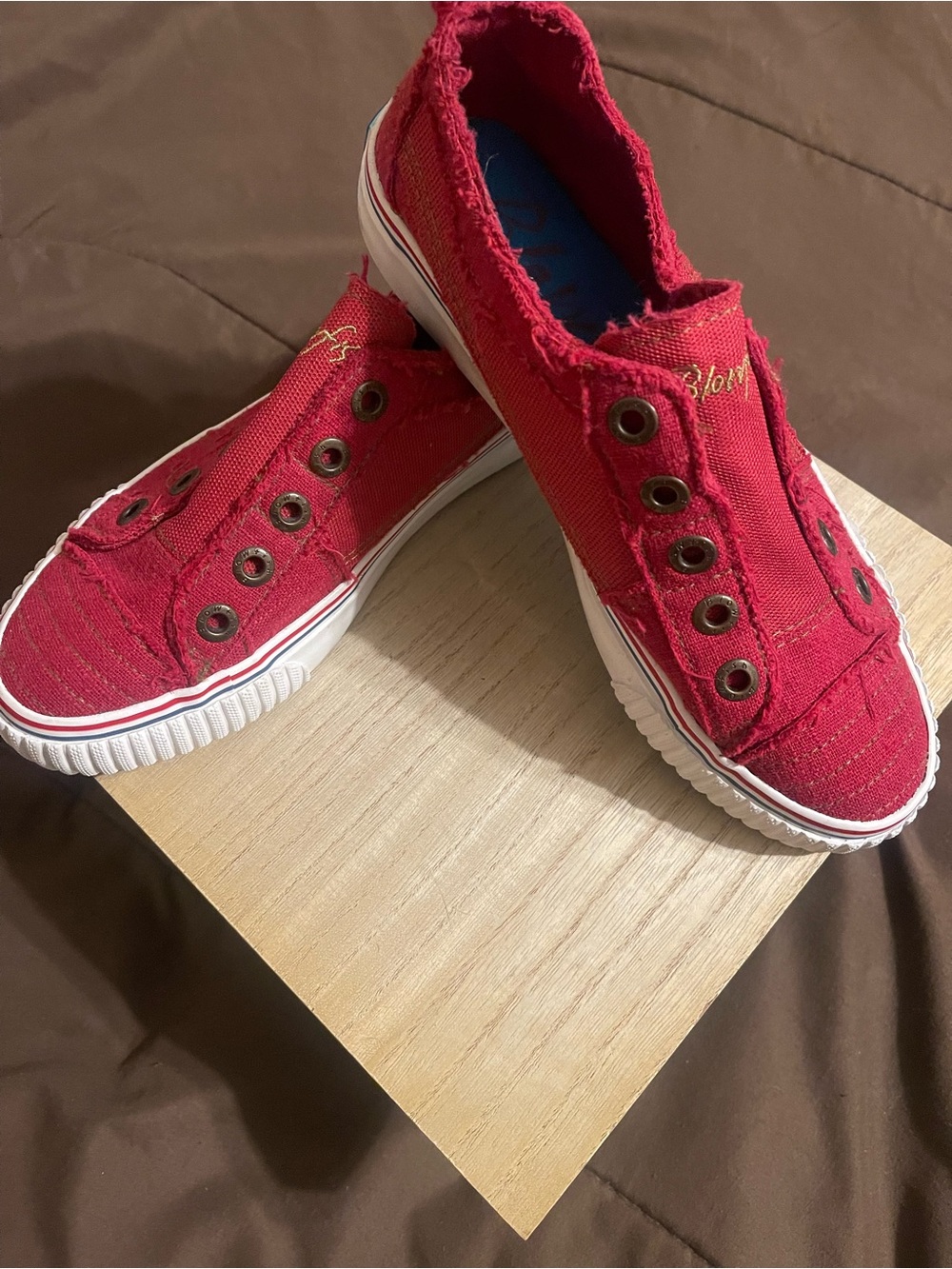 Women’s shoes Blowfish Red Slip-On Canvas Shoes - Casual Comfort